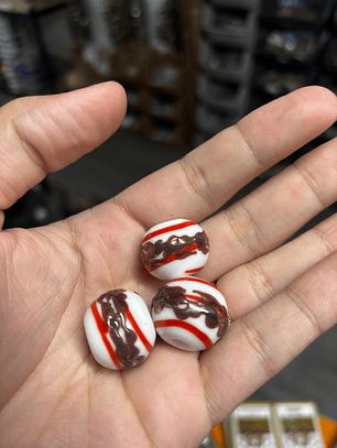 Bola de Murano L branco, linha vermelha e cobre