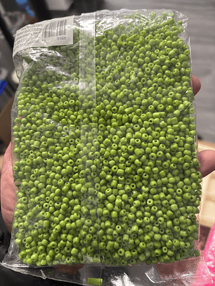 Missanga leitosa verde 4mm 500g