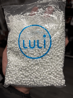 Missanga vidro branco vernizado 4mm 500g