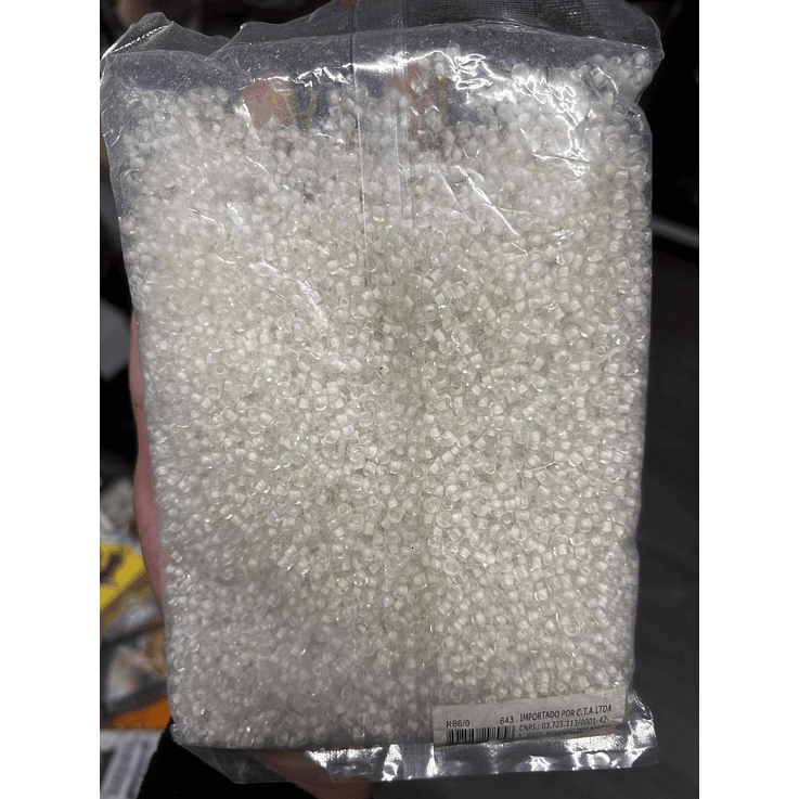 Missanga cristal com miolo branco 4mm 500g 1