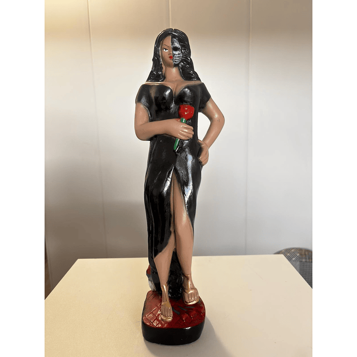 Rosa Caveira 40cm vest. preto 1