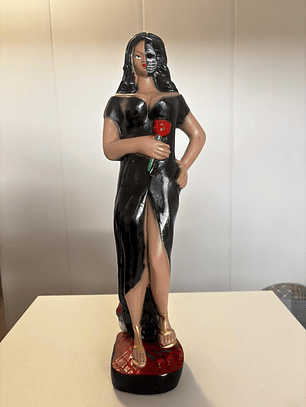 Rosa Caveira 40cm vest. preto