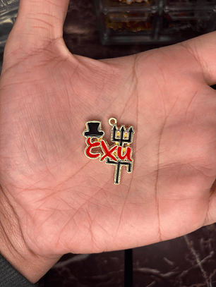 Pingente Tridente Exu Resinado