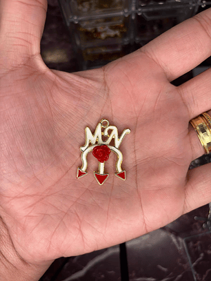 Pingente de Tridente Maria Navalha dourado