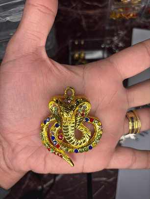 Pingente de Serpente/Cobra Dourada