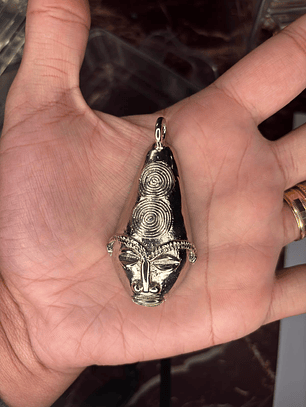 Pingente de Máscara Africana