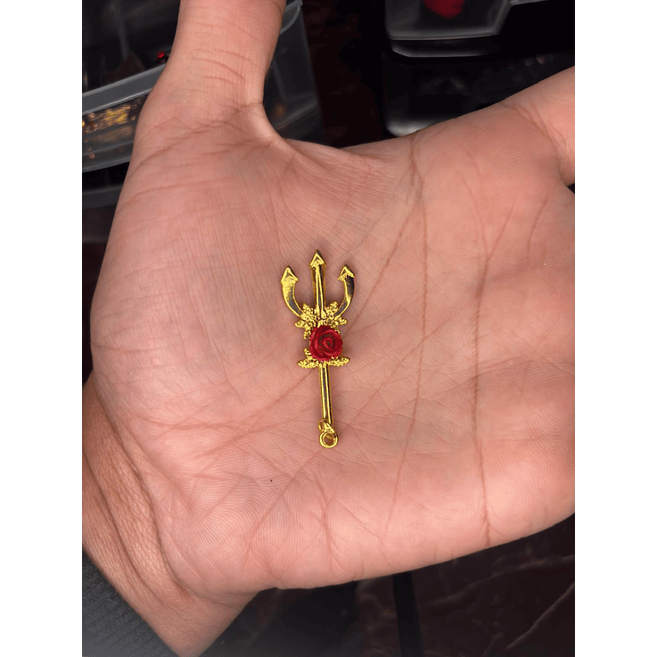 Tridente dourado com flor vermelho  1