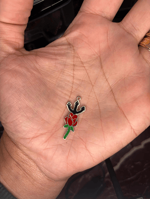 Pingente Flor Vermelha c/ tridente