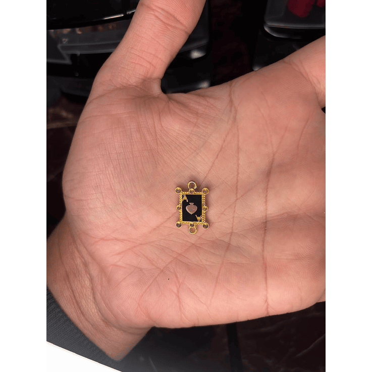 Pingente A de espadas S - dourado c/ preto 1