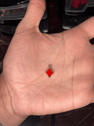 Pingente Ouro S - dourado c/ vermelho