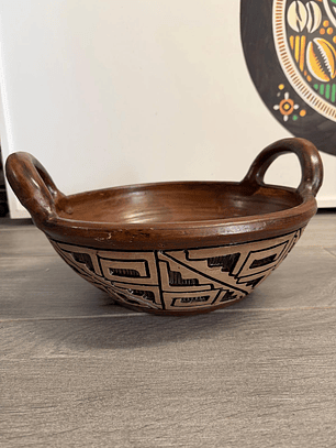 Marajoara de barro trabalhado 35 cm x 13cm 