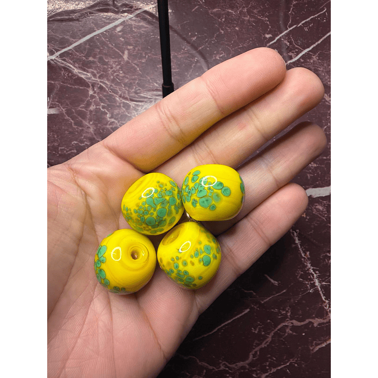 Bola de murano amarelo com verde L 1