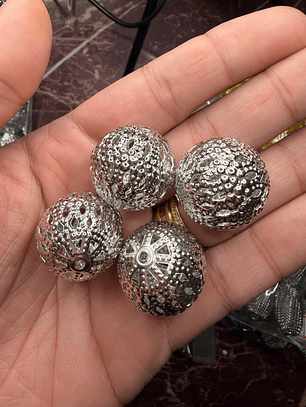 Criuolas aramado bola cor prata