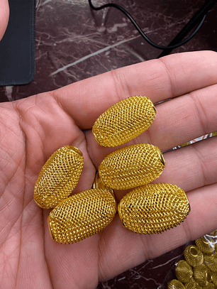 Crioulas aramado oval dourado L