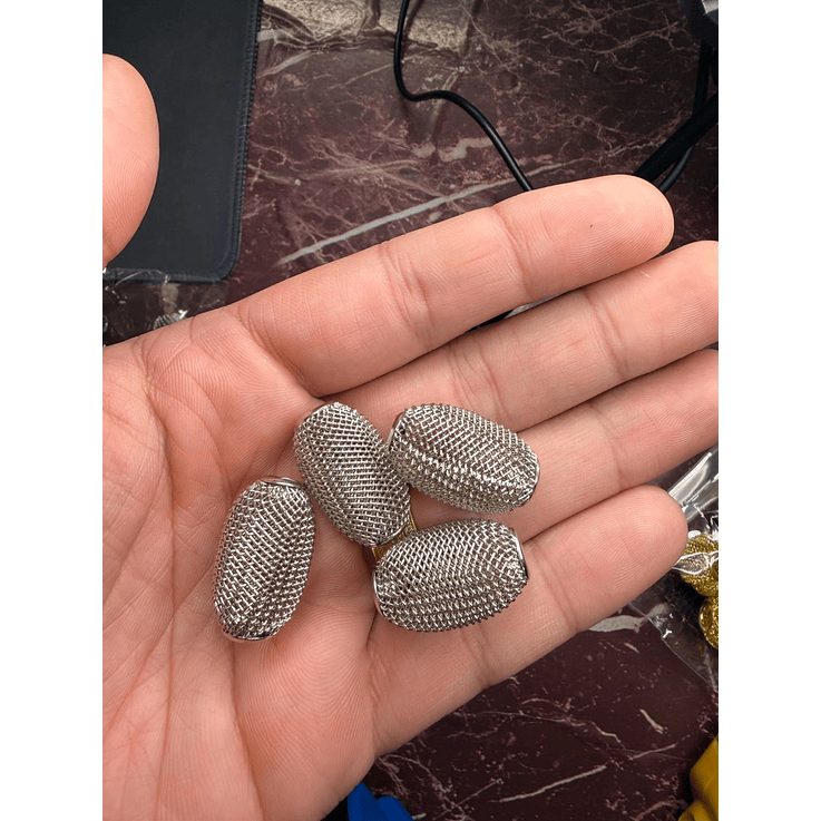 Crioulas aramado oval cor prata L 1