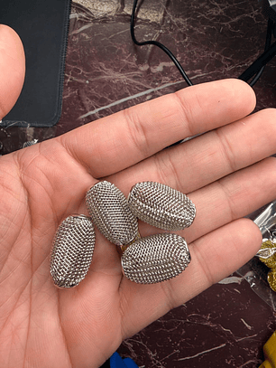 Crioulas aramado oval cor prata L