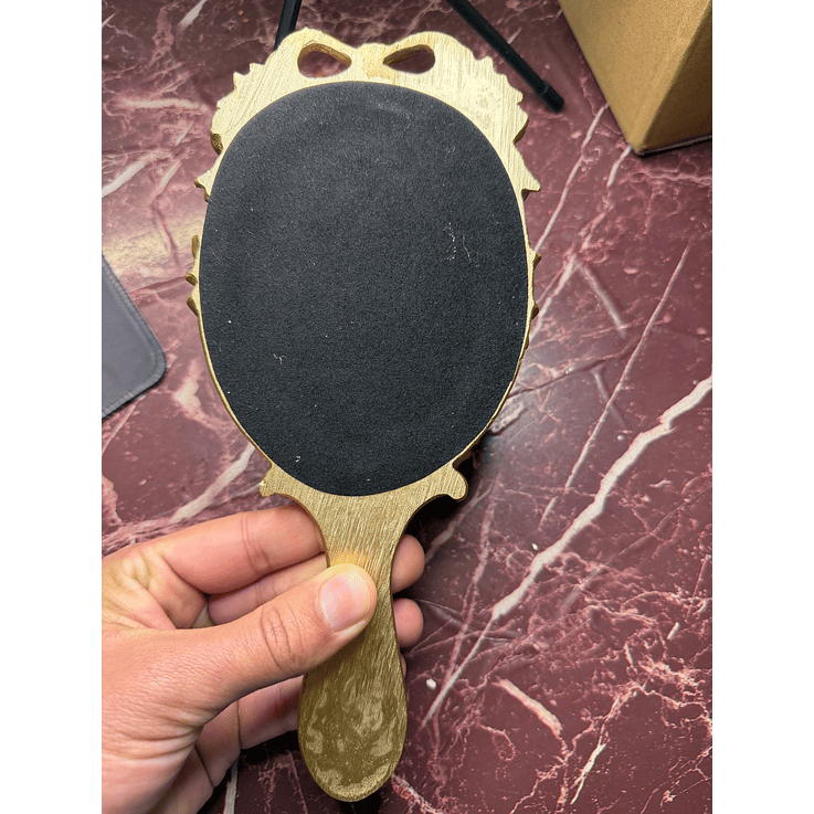 Espelho de resina dourado ornado 2