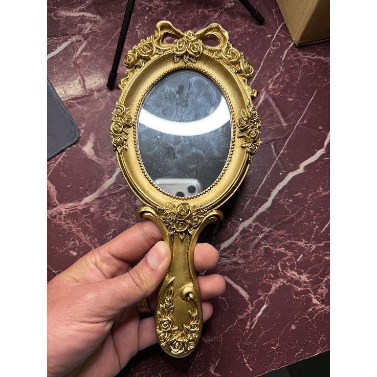 Espelho de resina dourado ornado 1