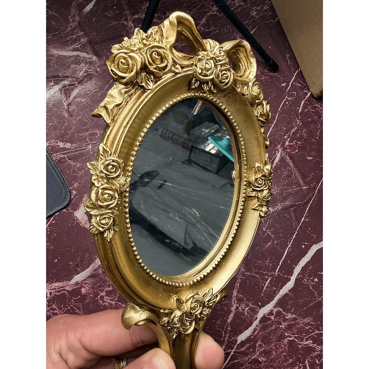 Espelho de resina dourado ornado 3