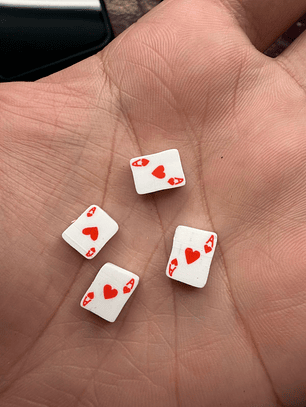 mini pingente baralho vermelho copas