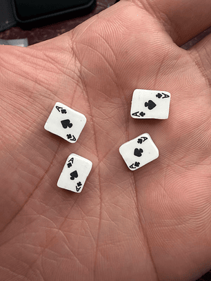 mini pingente baralho espadas