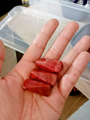 Facetada L castanho escuro 