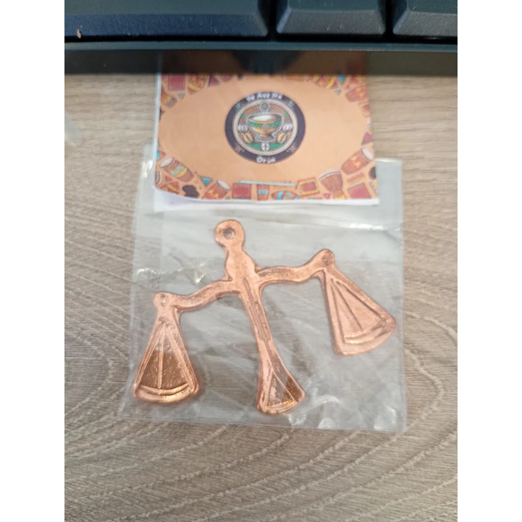 Pingente Balança justiça dourado/prata 1