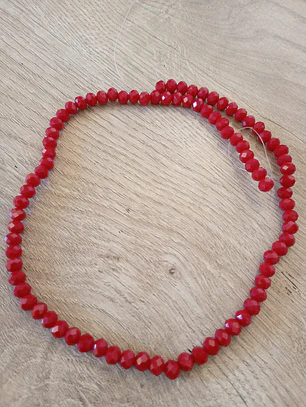 Fio de contas cristal vermelho escuro leitoso 4mm - 86 contas