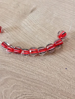 Contas redondas cristal miolo preto e vermelho 4mm
