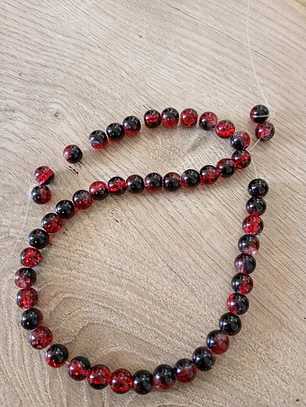 Contas redondas vermelho com preto 4mm