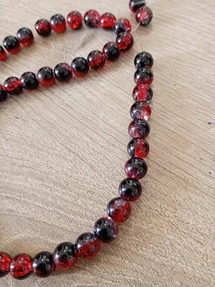 Contas redondas vermelho com preto 4mm