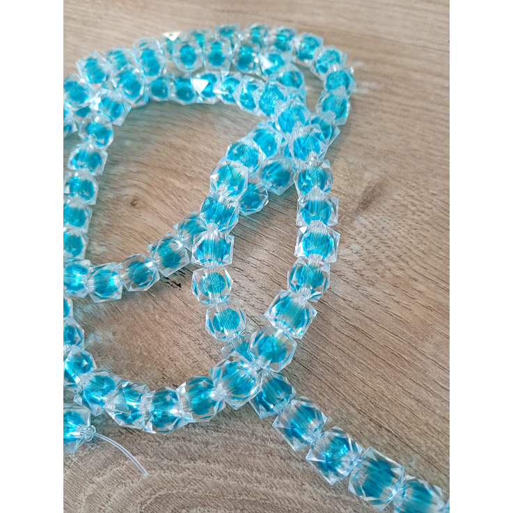 Fio acrílico quadrado facetado cristal miolo azul turquesa 8mm 2