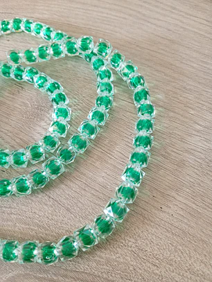 Fio acrílico quadrado facetado cristal miolo verde 8mm