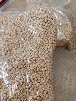 Missanga Bege leitoso 4mm - 500g