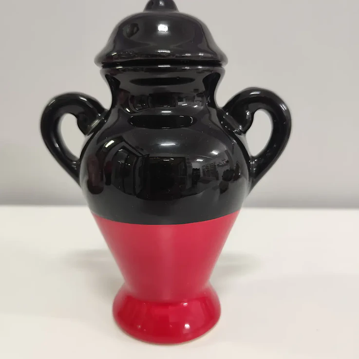 Quartinha de loiça c/ asa 18 cm preto c/ vermelho 1