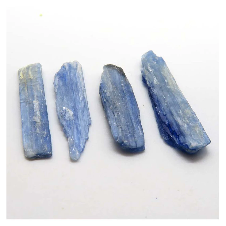 Pedra bruta Cianita azul  1
