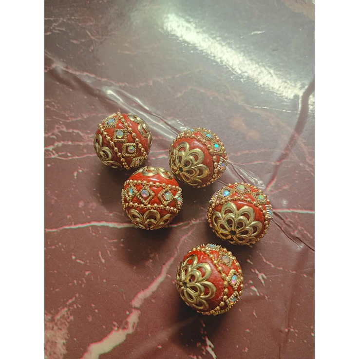 Firma bola vinho trabalhada com strass 1