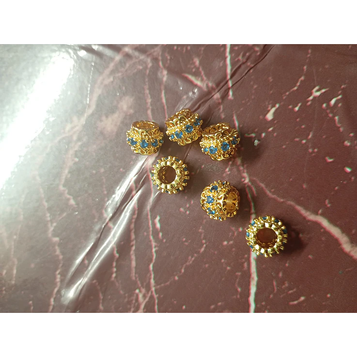 Entremeio dourado com strass azul  1