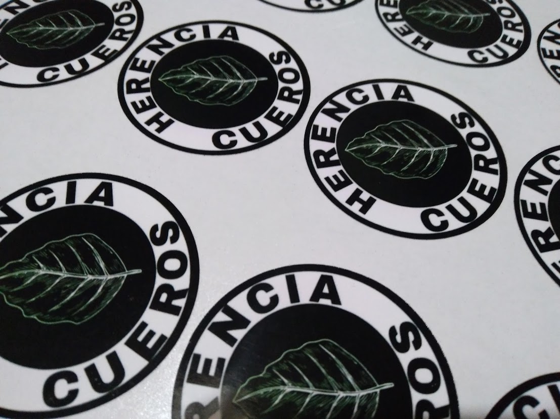 Pack 300 Stickers Vinilo Troquelados Personalizados 5x5 cms
