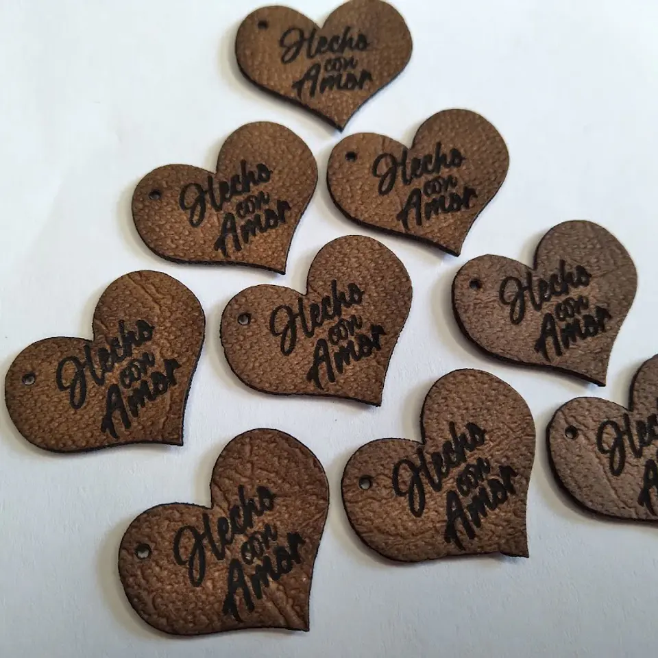 100 Etiquetas Hecho Con Amor, Genéricas 2x1,7 cms 1
