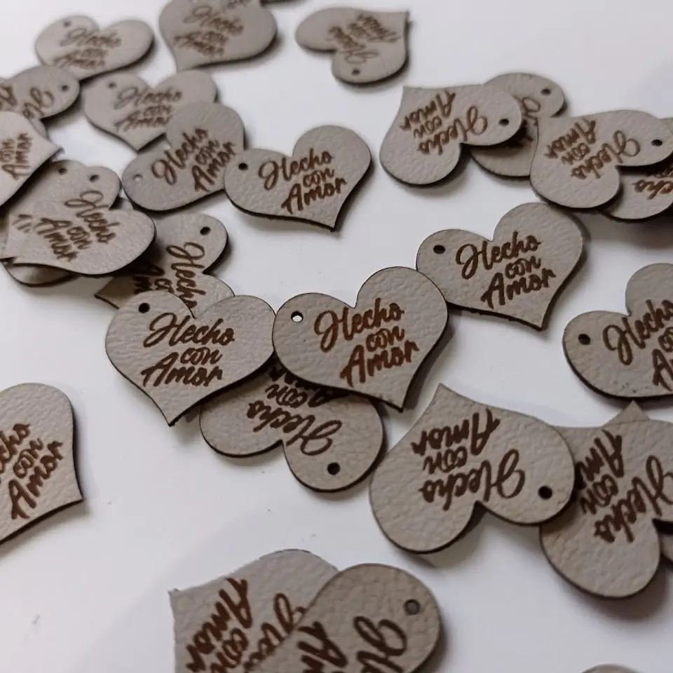 100 Etiquetas Hecho Con Amor, Genéricas 2x1,7 cms 2