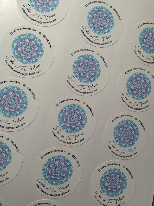 100 Stickers 3,5x3,5 cms personalizados  4