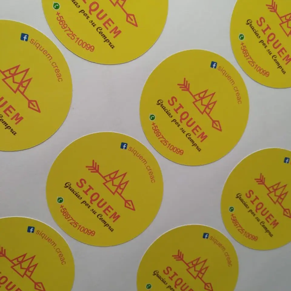 100 Stickers 3,5x3,5 cms personalizados  3