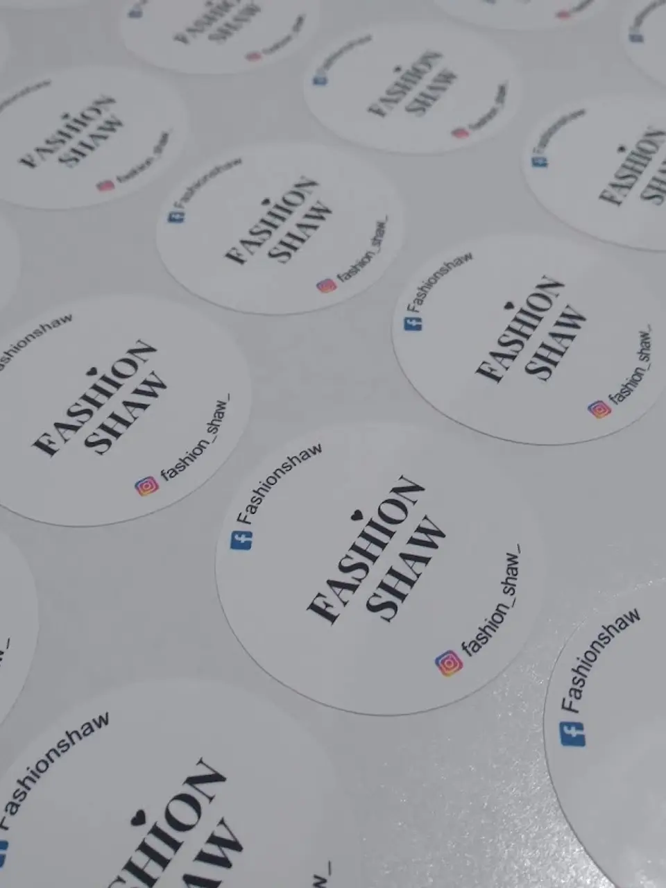 100 Stickers 3,5x3,5 cms personalizados  5