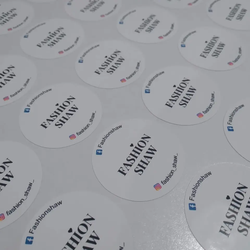 100 Stickers 3,5x3,5 cms personalizados  5