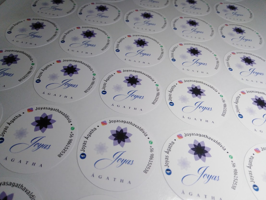 100 Stickers 3,5x3,5 cms personalizados