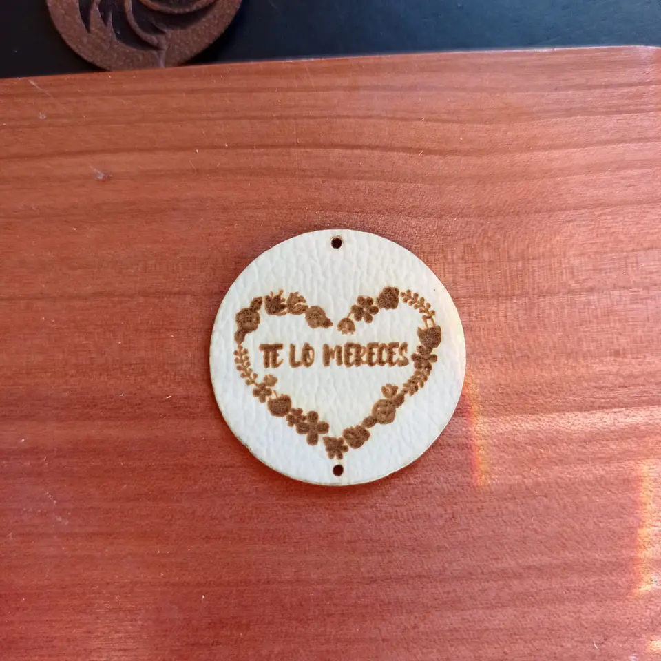 Etiquetas 3cms personalizadas 1