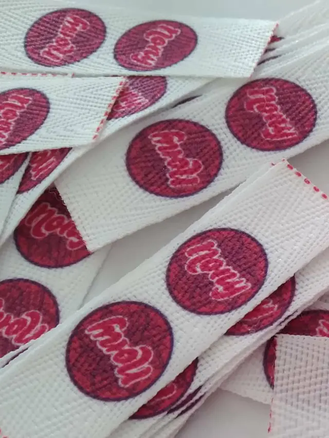 500 Etiquetas de 2x6 cms costura personalizadas, para ropa, nombres, logotipo o texto en cinta espiga 1