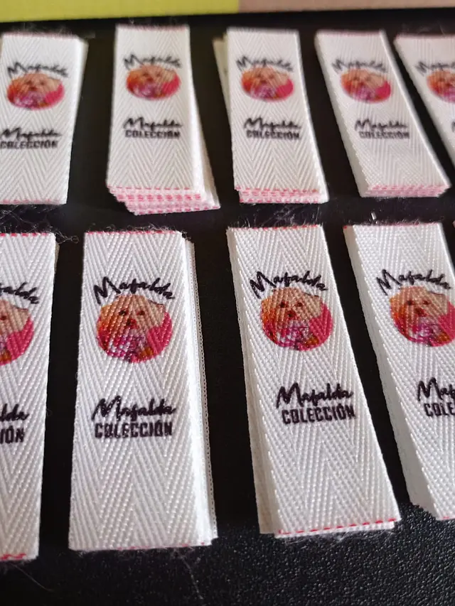 100 Etiquetas Espiga de 2 Cms Personalizadas fondo blanco, cortadas y selladas 2
