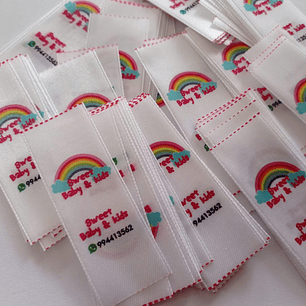 100 Etiquetas Satín 2,5x7 Cms fondo blanco, cortadas y selladas